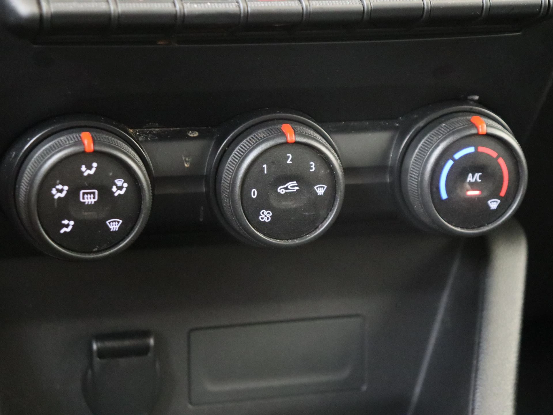 Renault-Clio-image-16