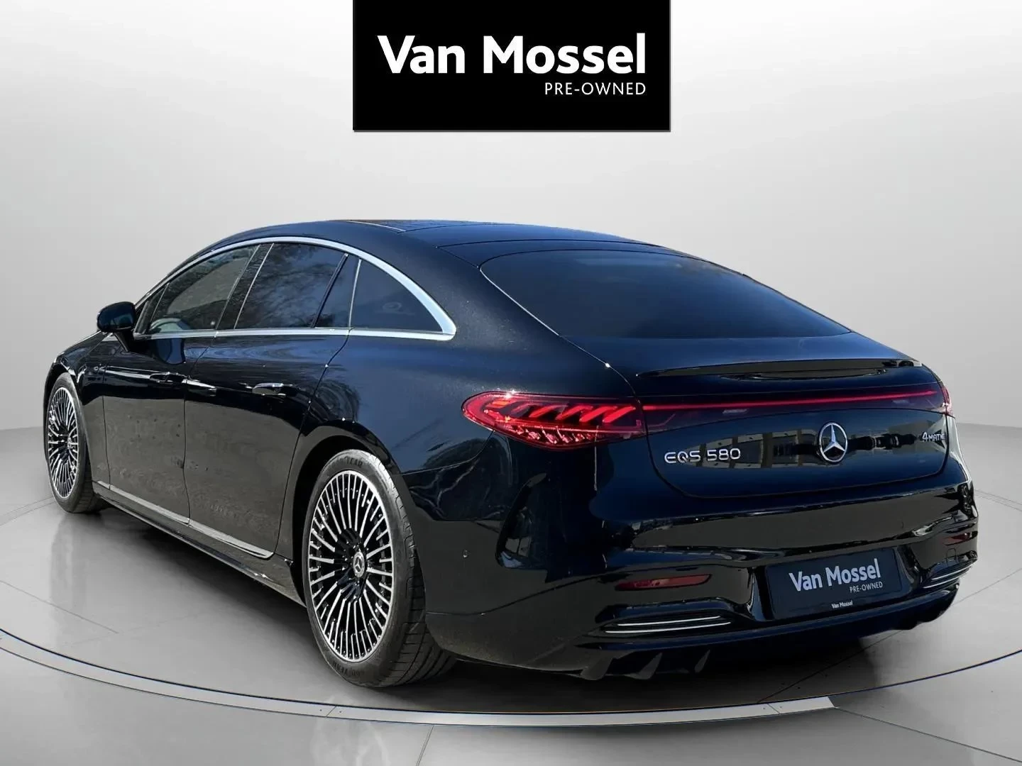 Mercedes-Benz-EQS-image-6