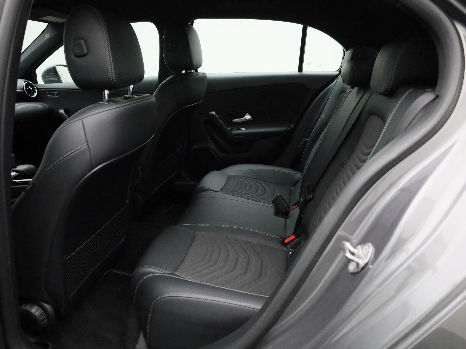 Mercedes-Benz-A-Klasse-image-9