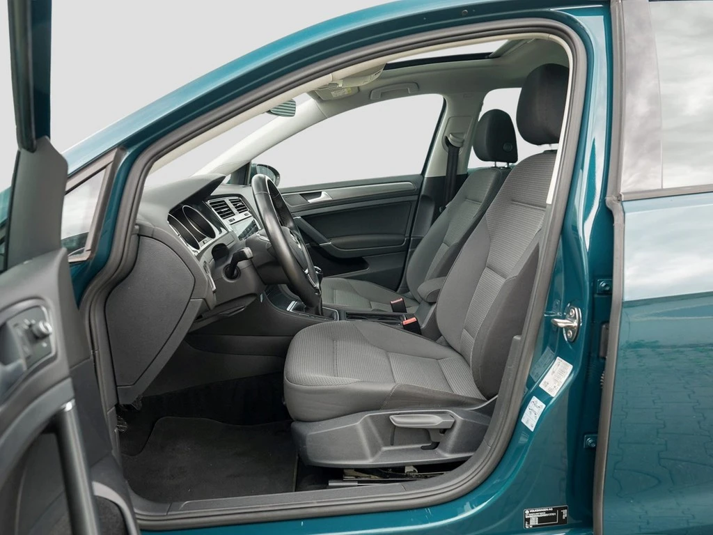 Volkswagen-Golf-image-6