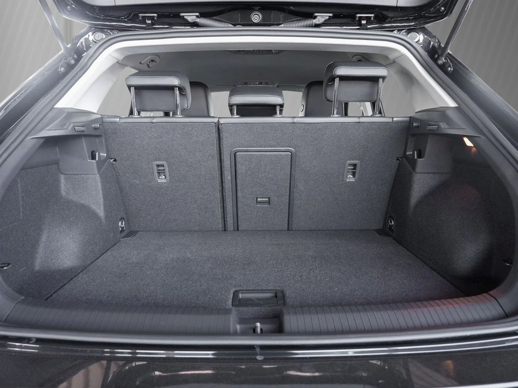 Volkswagen-T-Roc-image-5