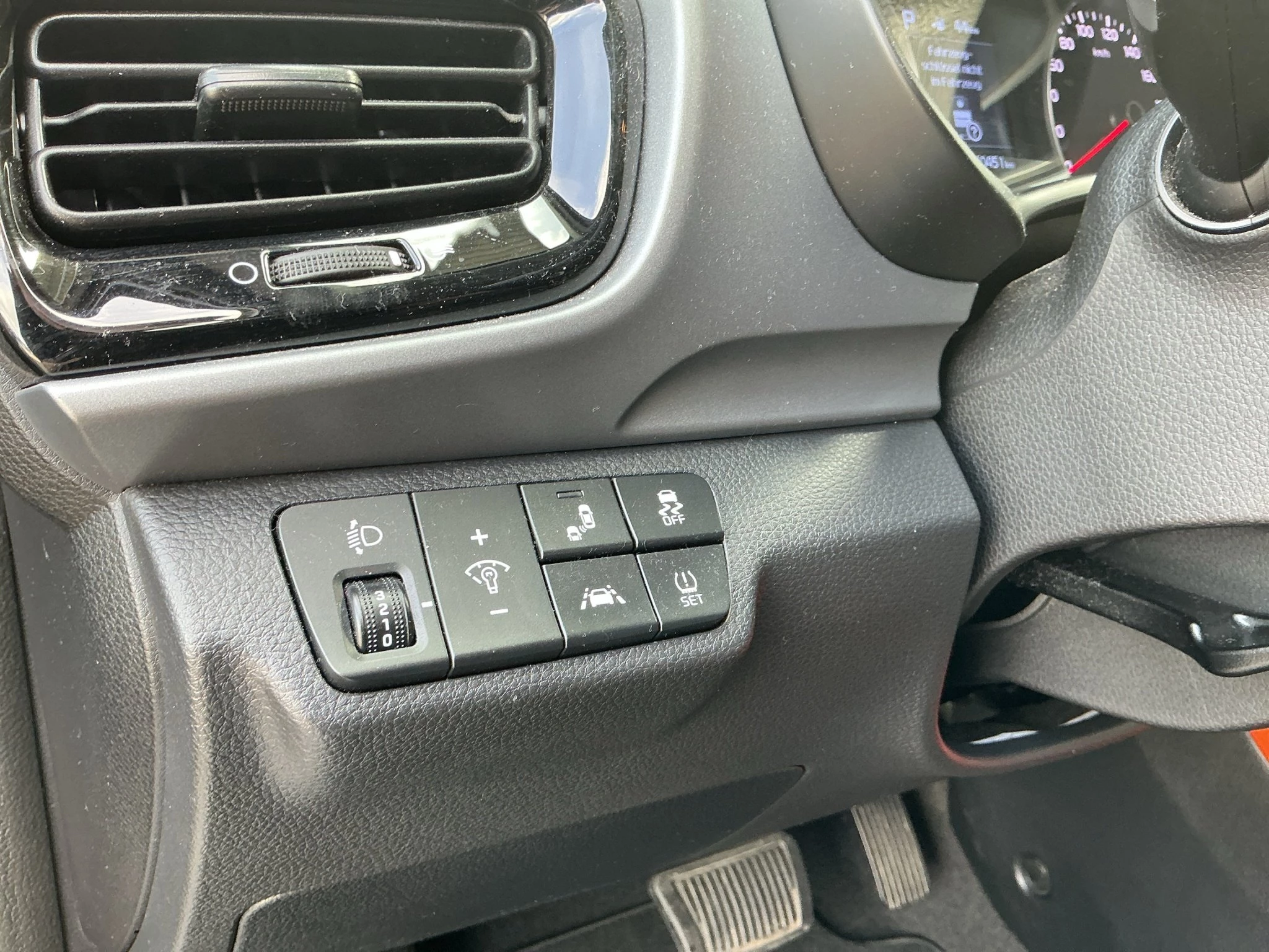 Kia Stonic | Spirit | Automatik | LED | SHZ | LRHZ | NAVI | AHK