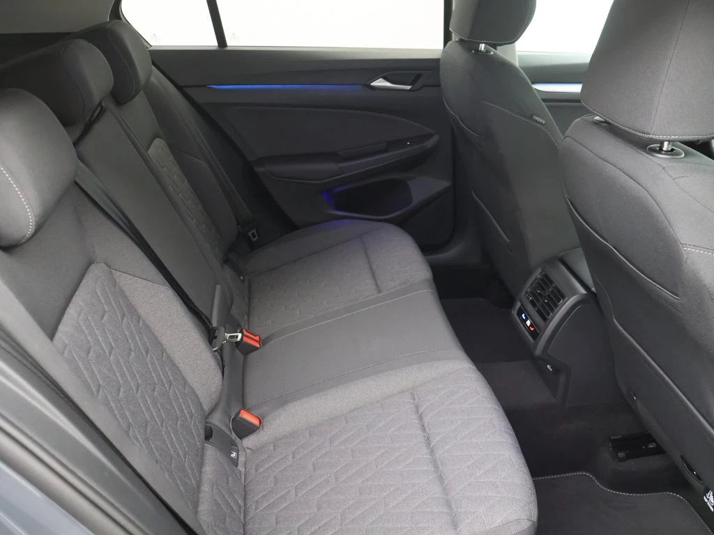 Volkswagen Golf VIII Golf Life Business 1.5 eTSI 85 kW (116 pk) DSG // DEMO
