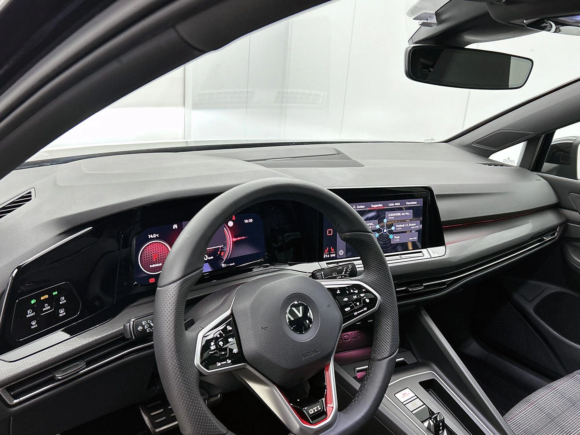 Volkswagen-Golf-image-21