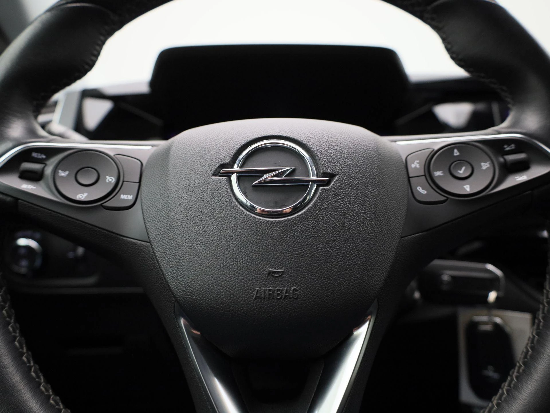Opel-Grandland-image-25