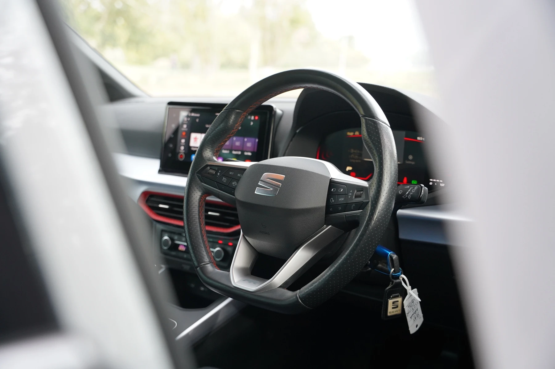 SEAT-Arona-image-15