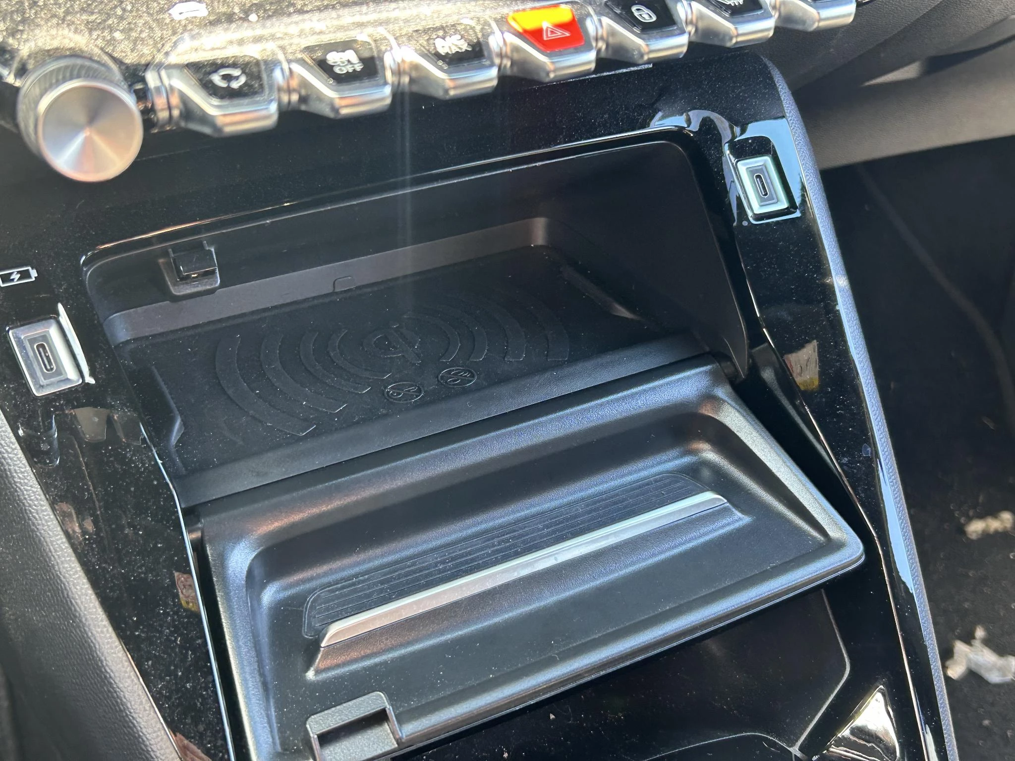 Peugeot-e-2008-image-17