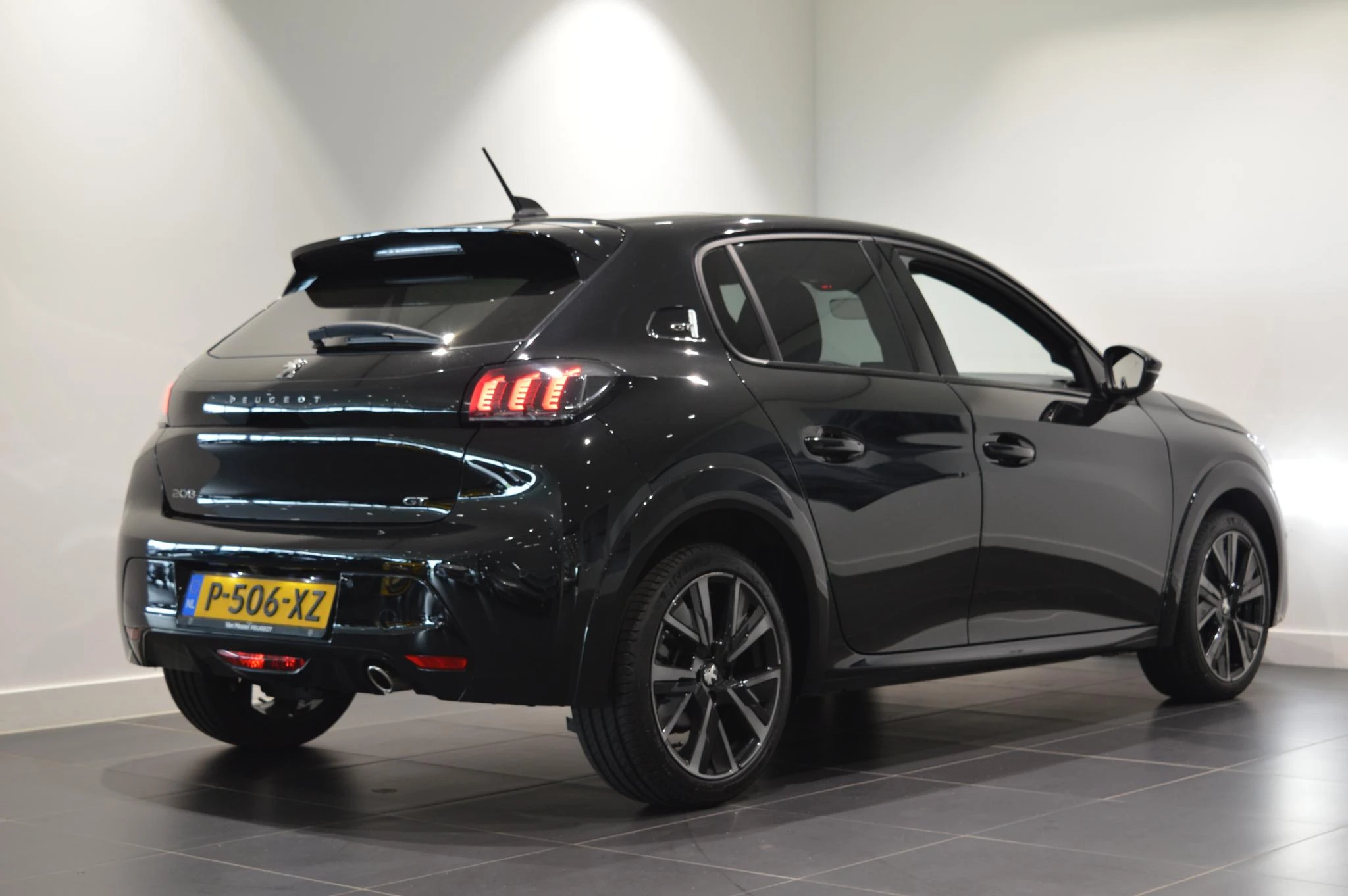 Peugeot-208-image-19