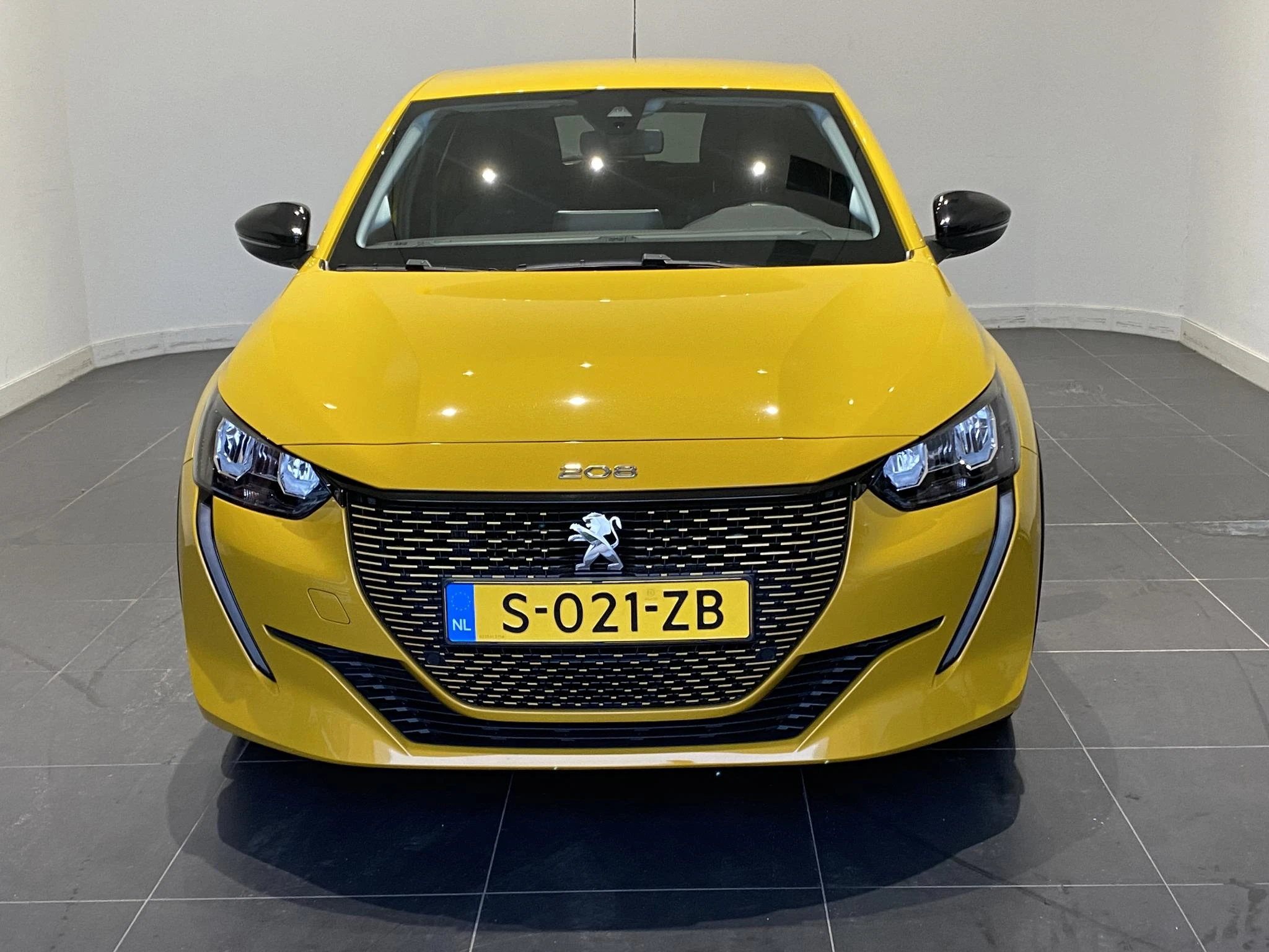 Peugeot-e-208-image-25