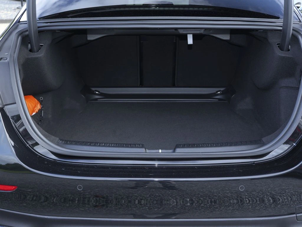Mercedes-Benz-E-Klasse 220 d-image-14