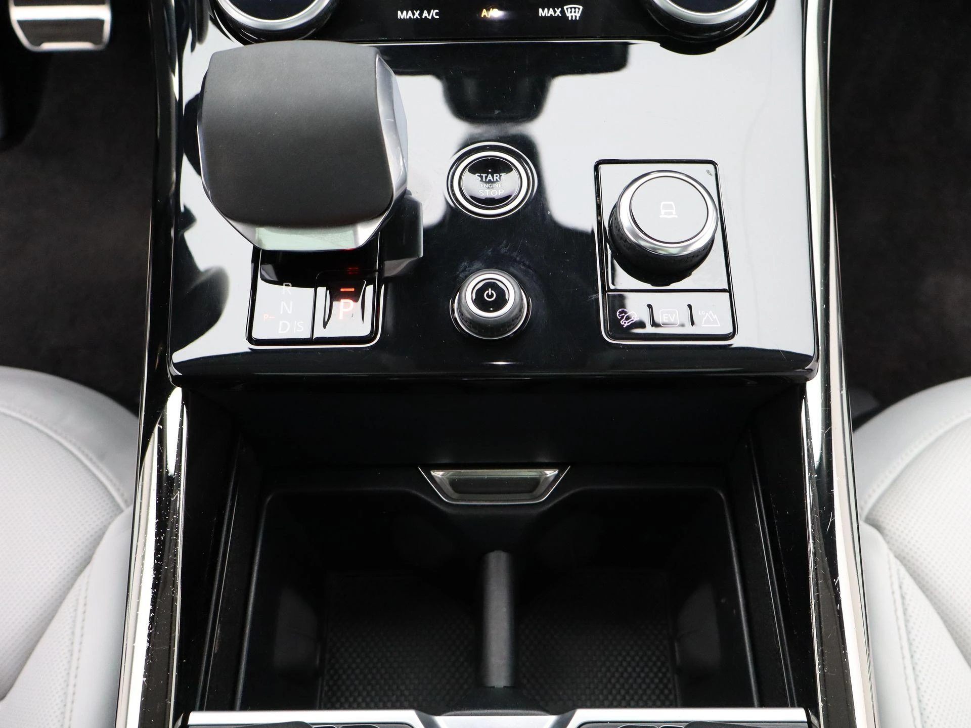 Land Rover-Range Rover Sport-image-9