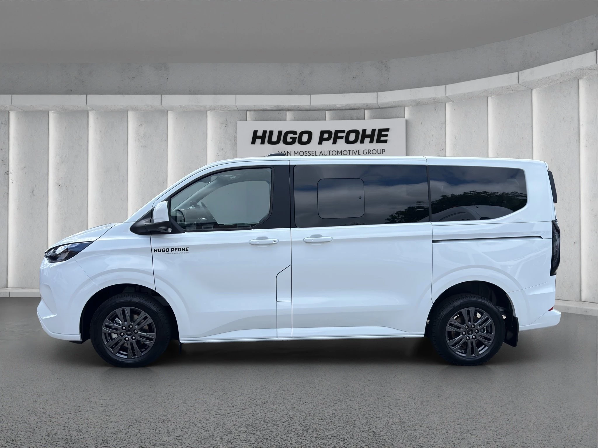 Ford Tourneo Custom Titanium 2.5 PHEV 340 L1 LED | ACC | GJR | RFK | SHZ | LMF