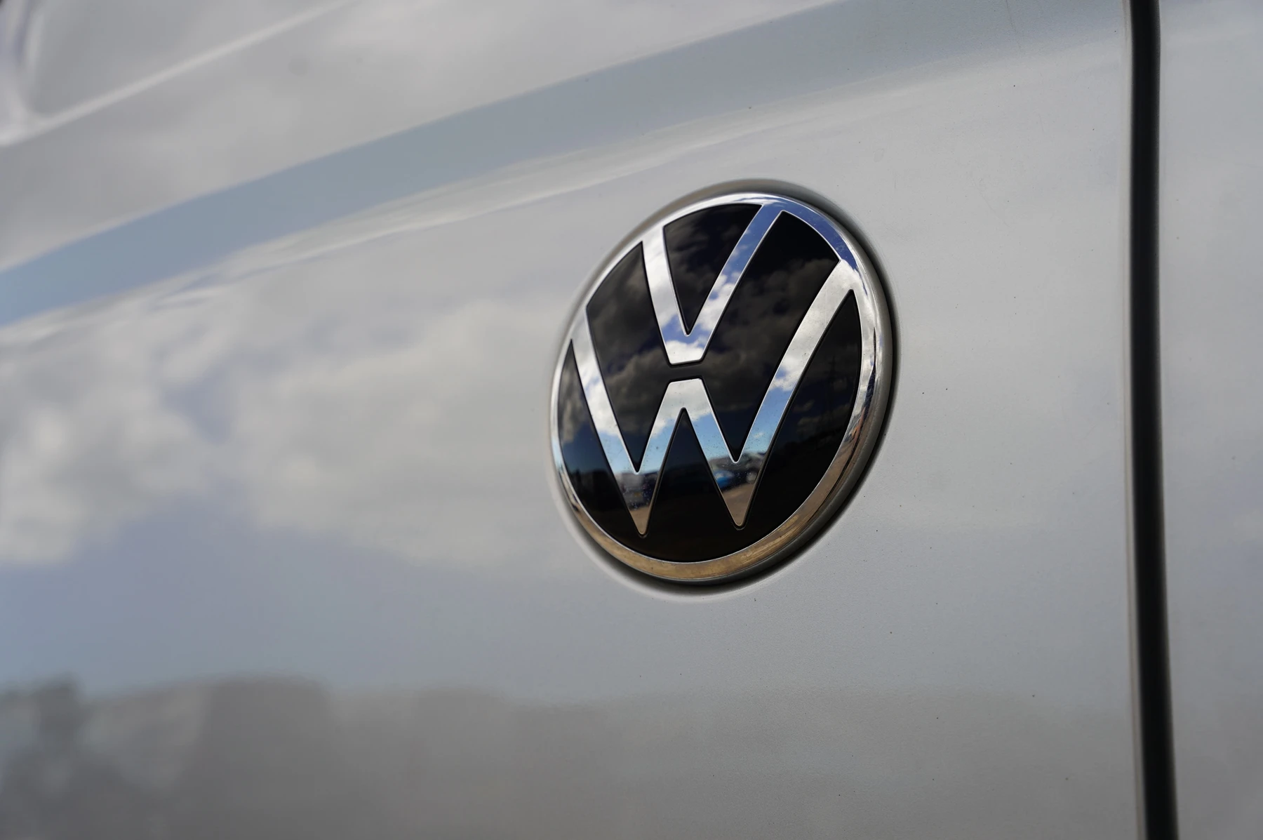 Volkswagen-Transporter-image-38