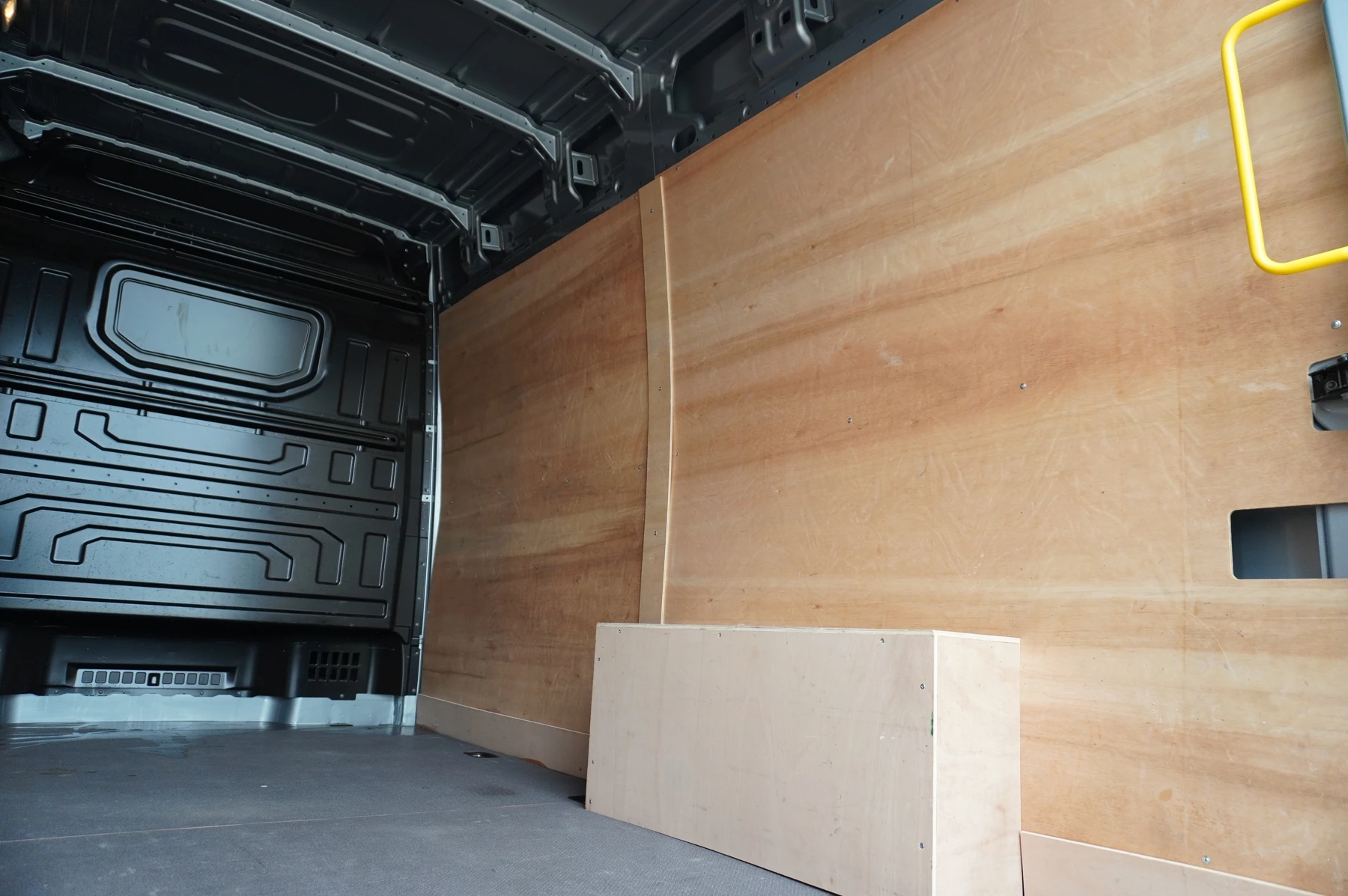 Volkswagen-Crafter-image-18