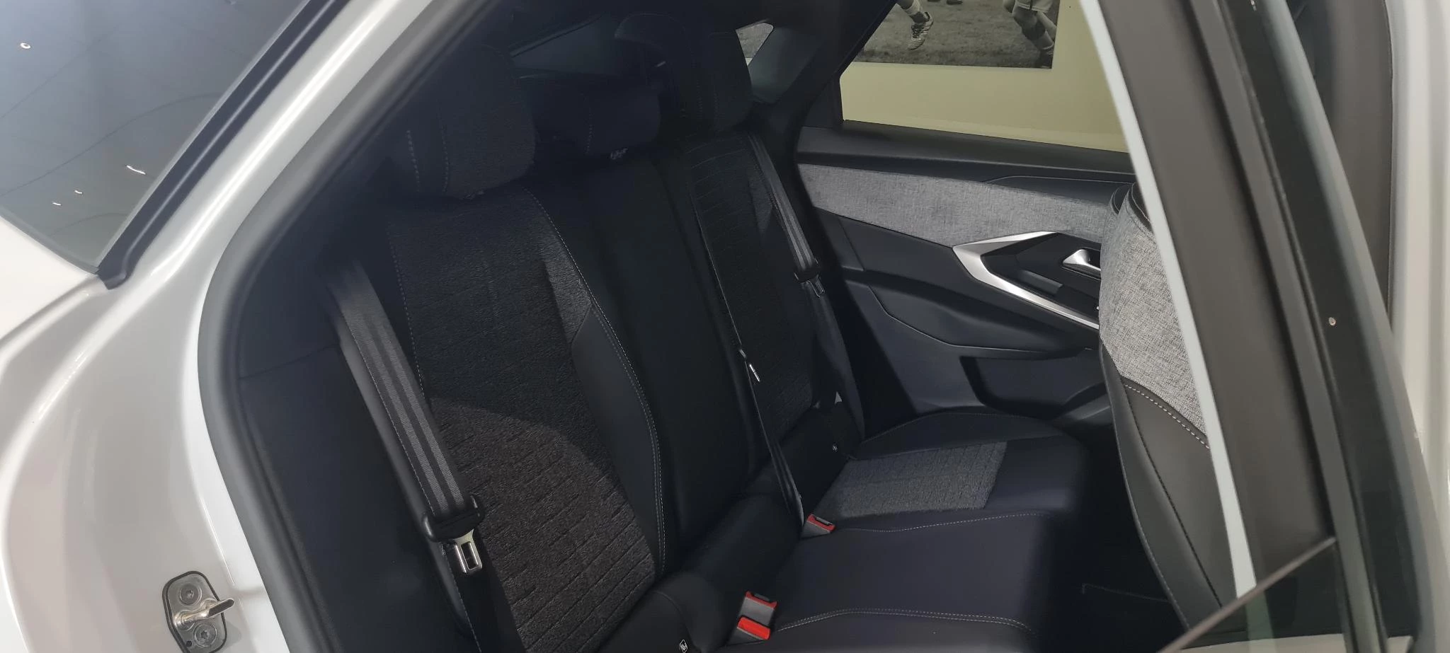 Peugeot 3008 1.2 Hybrid 136 Allure