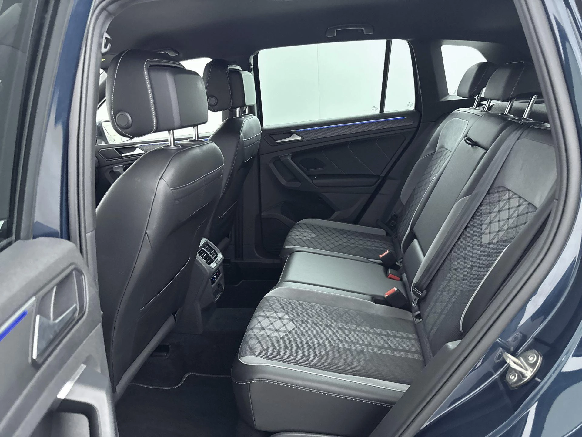 Volkswagen-Tiguan-image-25