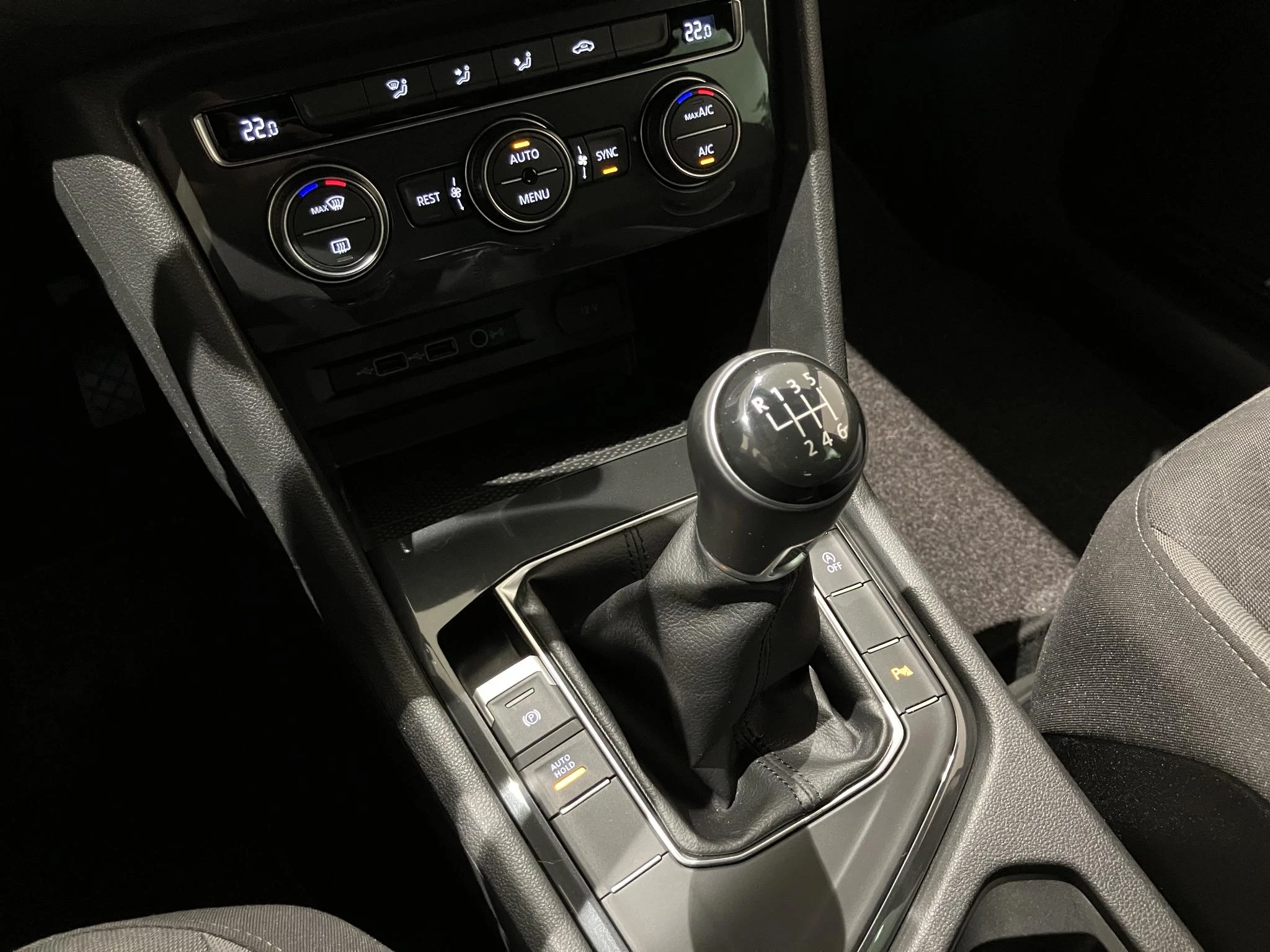 Volkswagen-Tiguan-image-31