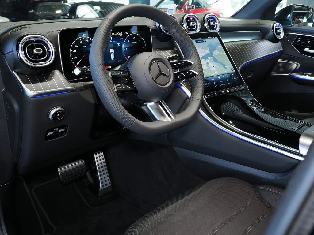 Mercedes-Benz-GLC 450 d-image-5