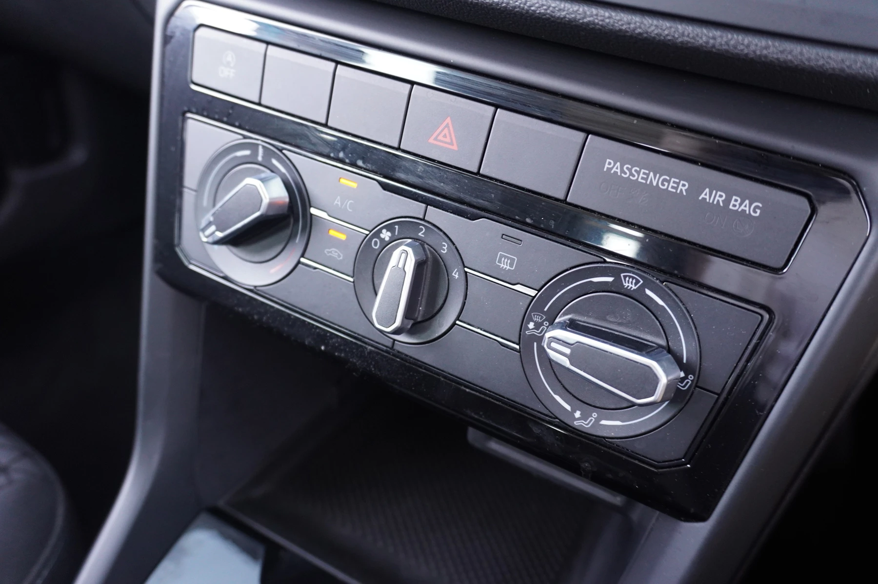 Volkswagen-T-Cross-image-14