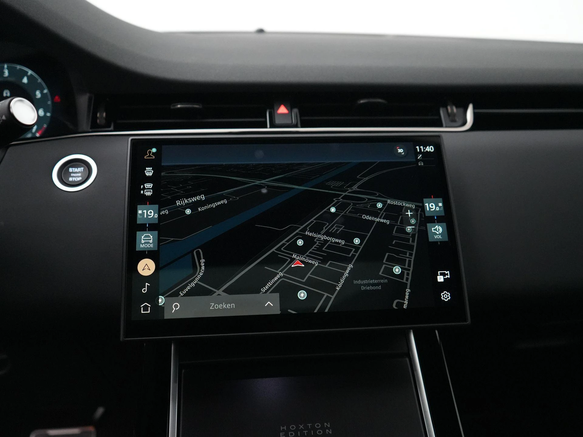 Land Rover-Range Rover Evoque-image-29
