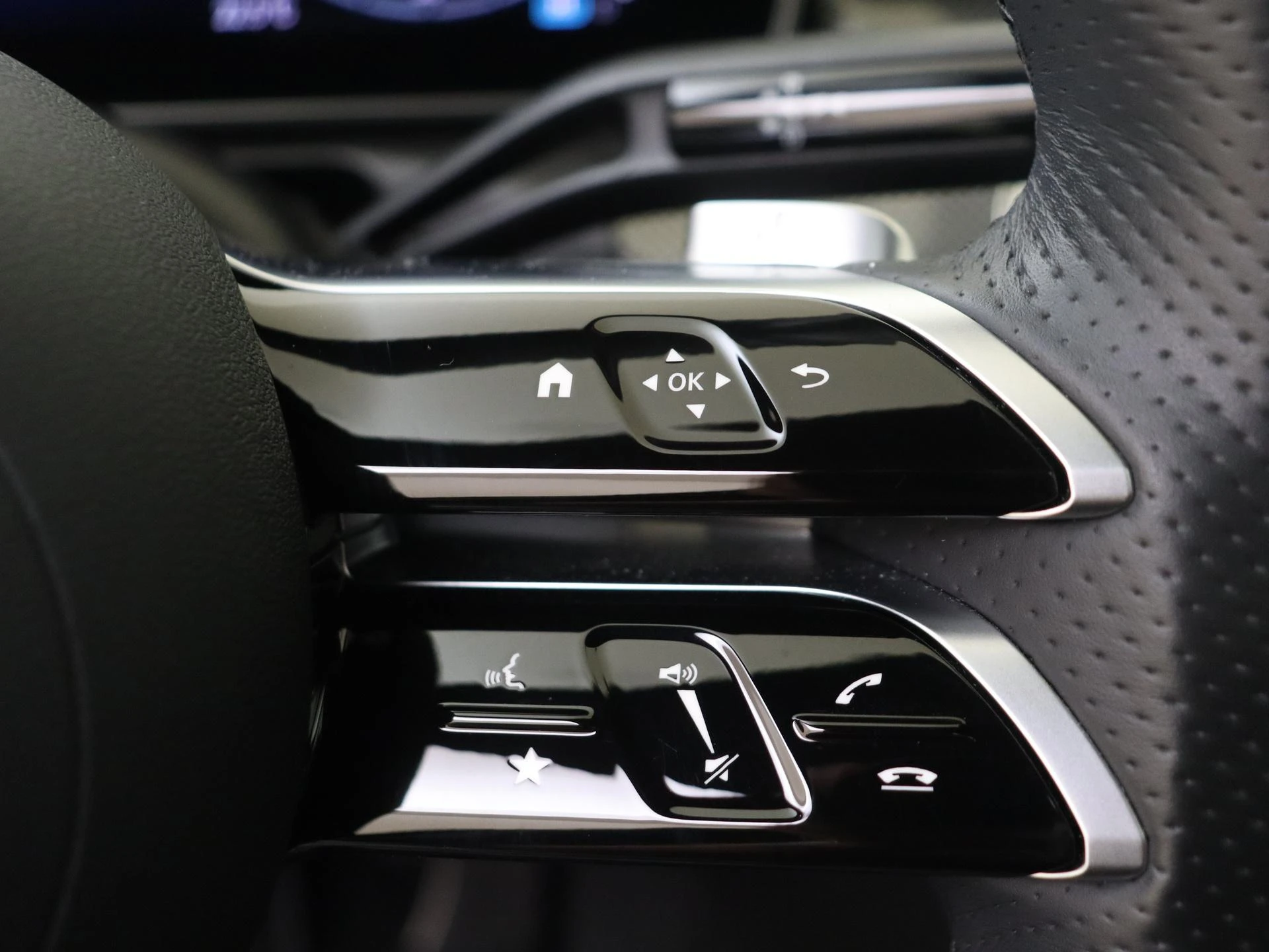Mercedes-Benz-C-Klasse-image-11