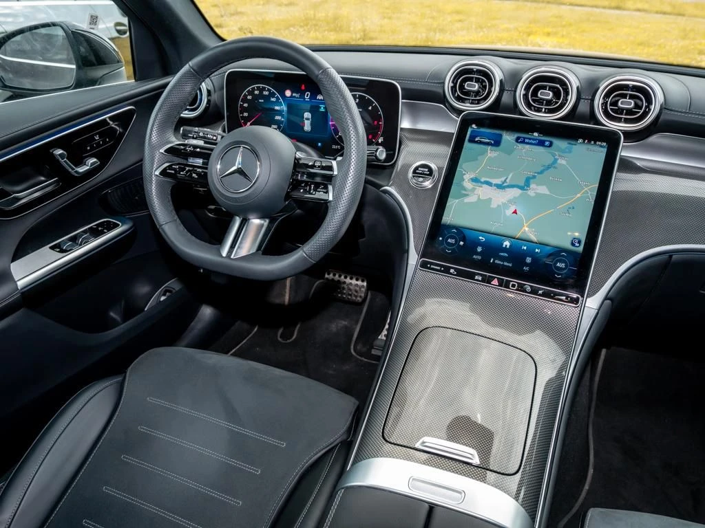 Mercedes-Benz-GLC 300 d-image-9