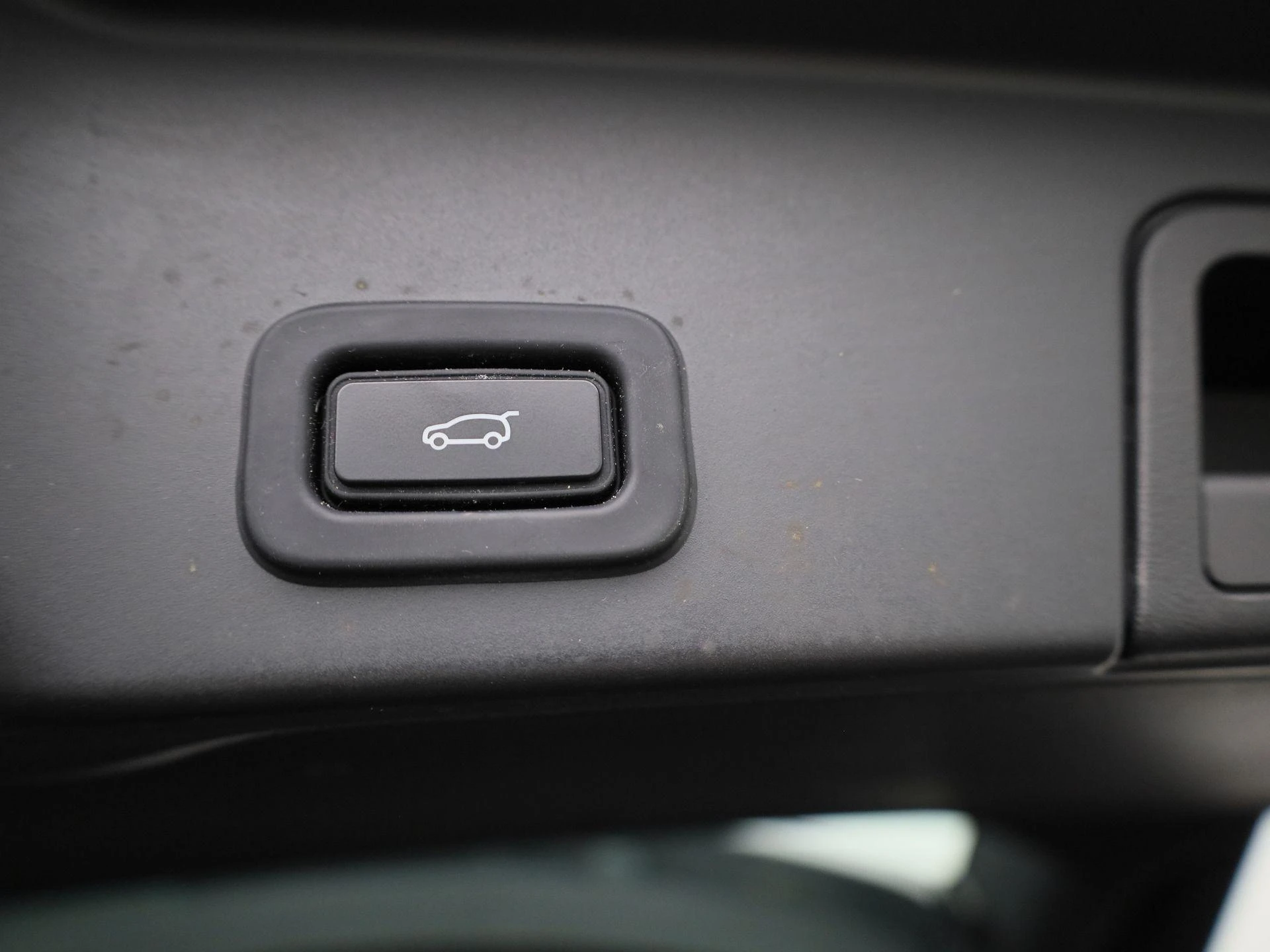 Land Rover-Range Rover Evoque-image-12