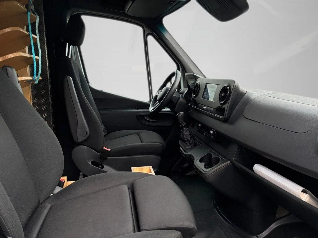 Mercedes-Benz-Sprinter 317-image-11