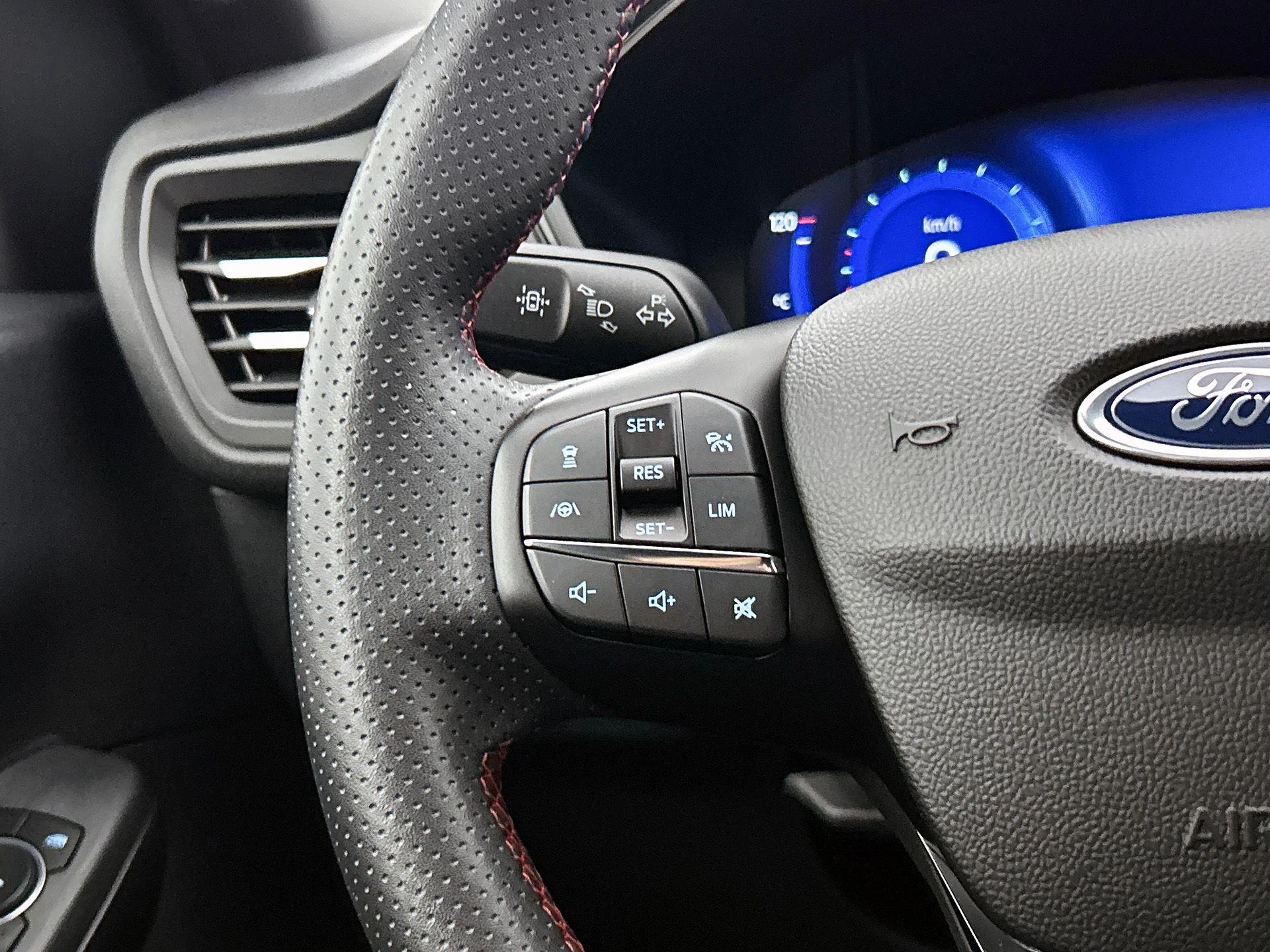 Ford-Kuga-image-11