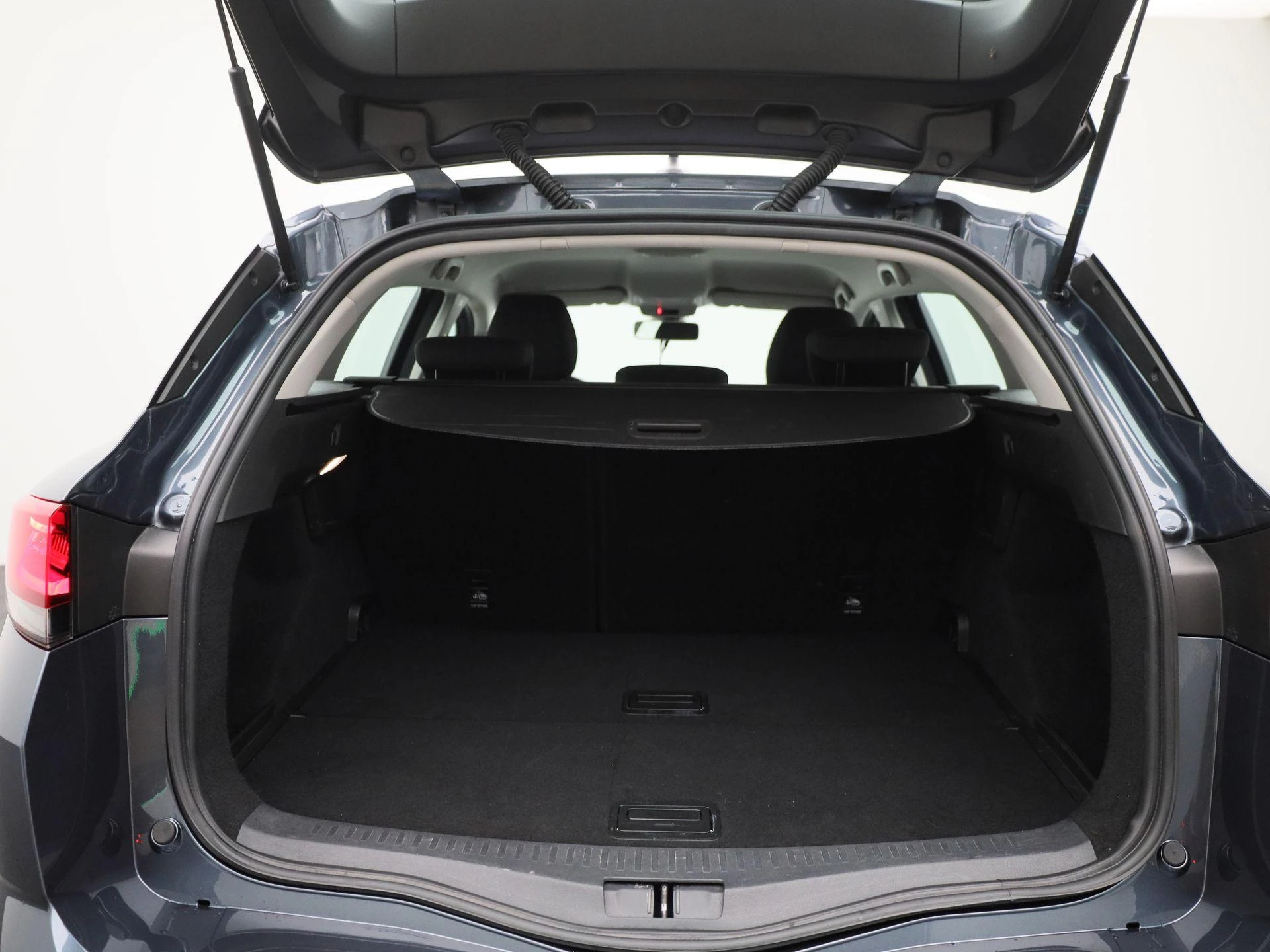 Renault-Mégane Estate-image-13