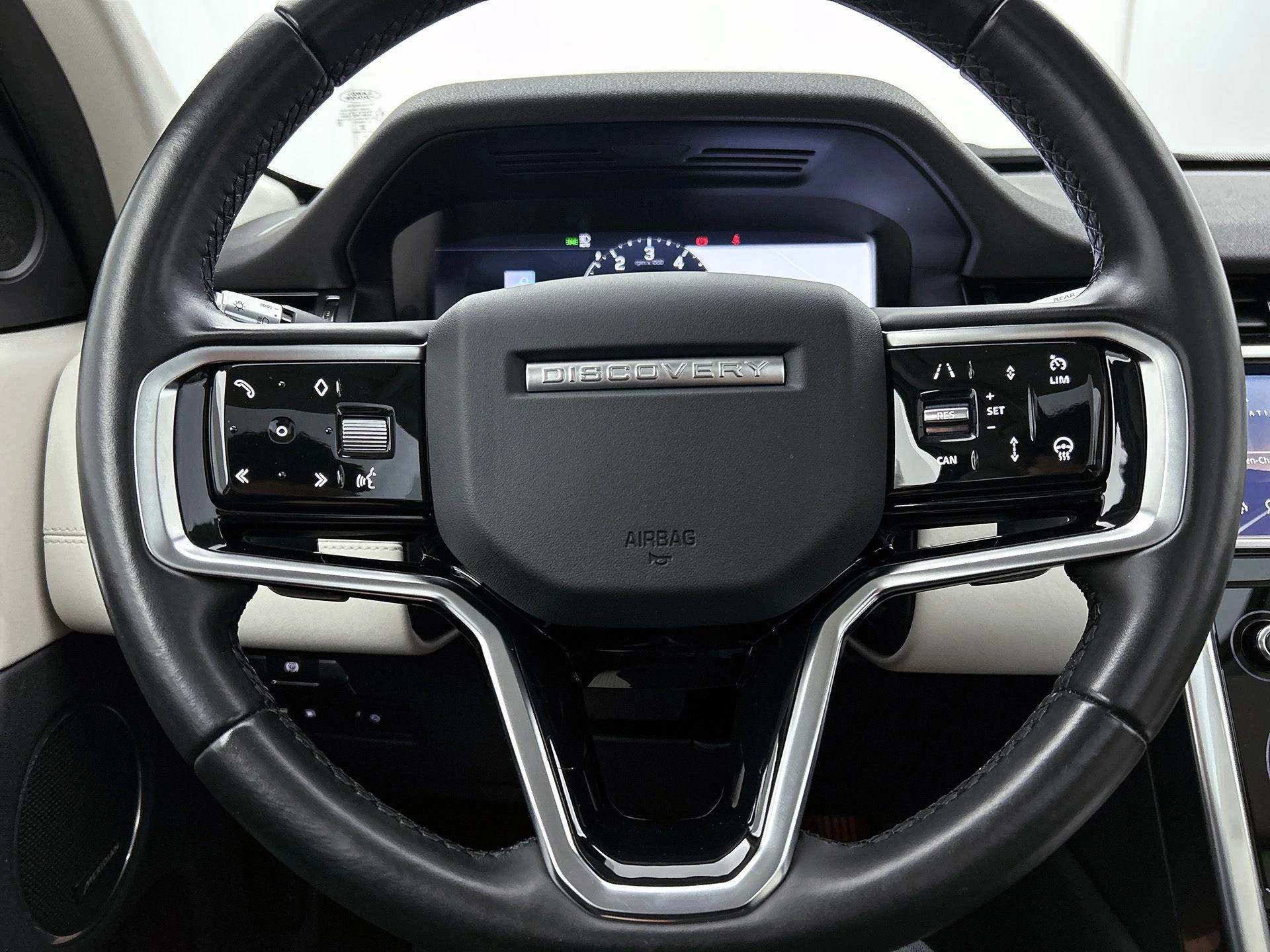 Land Rover-Discovery Sport-image-31