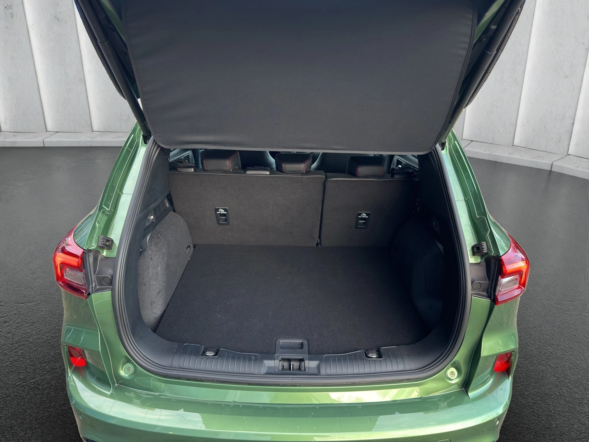 Ford Kuga ST-Line X Aut.*360GRAD*LED-MATRIX*NAVI*GRA*WINTER-PKT.