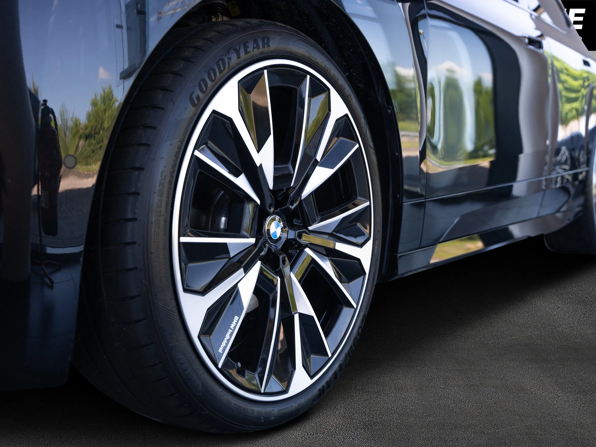 BMW iX xDrive60 Sports Utility Vehicle. 400 kW. 5-türig