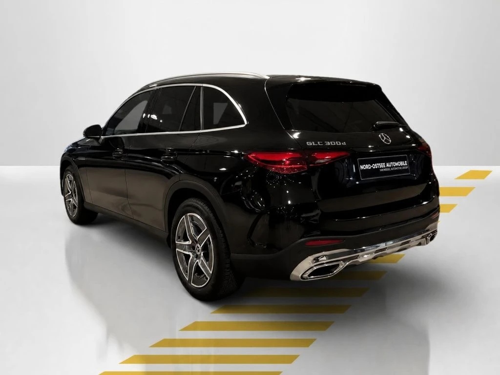Mercedes-Benz-GLC 300 d-image-12