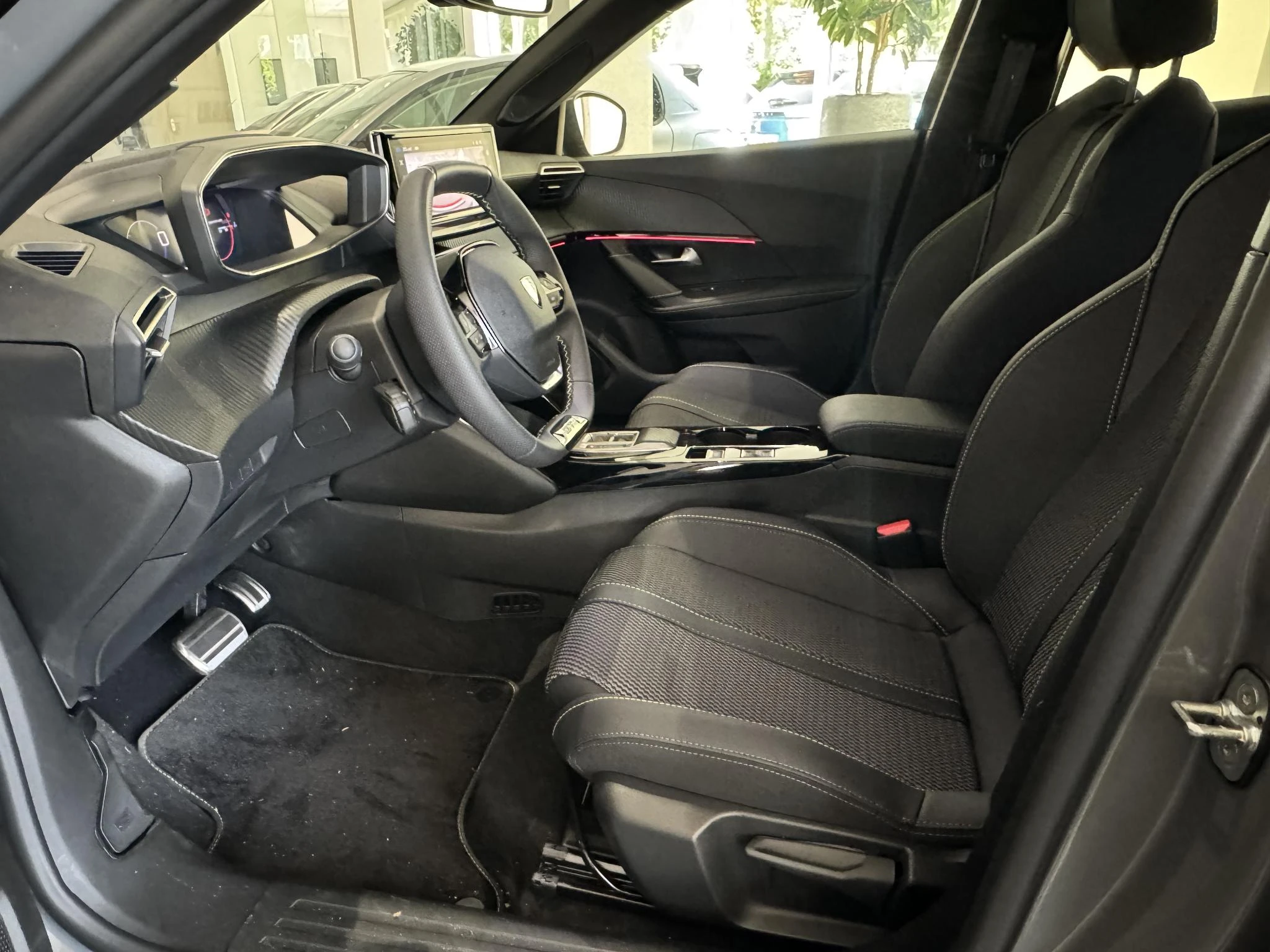 Peugeot 2008 1.2 Hybrid 145 GT