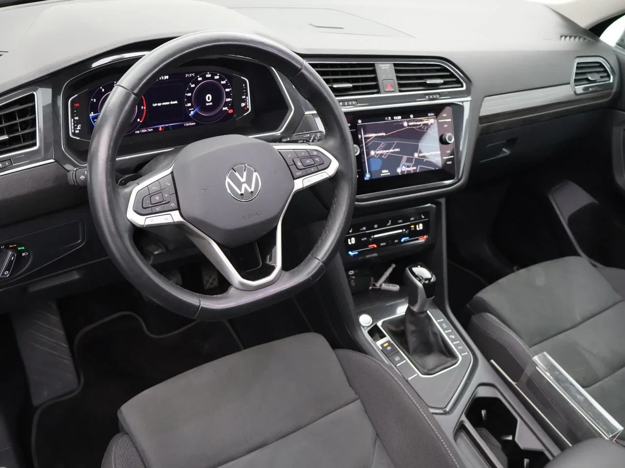 Volkswagen-Tiguan Allspace-image-7