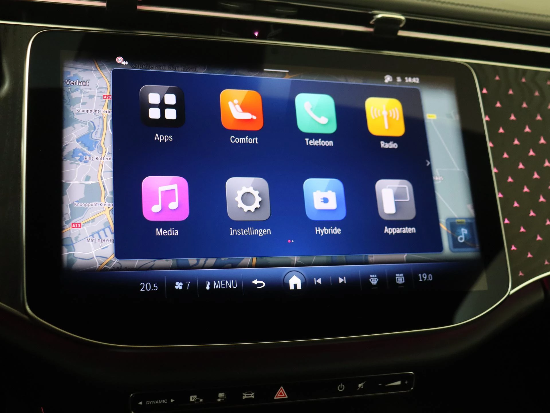 Mercedes-Benz-E-Klasse-image-18