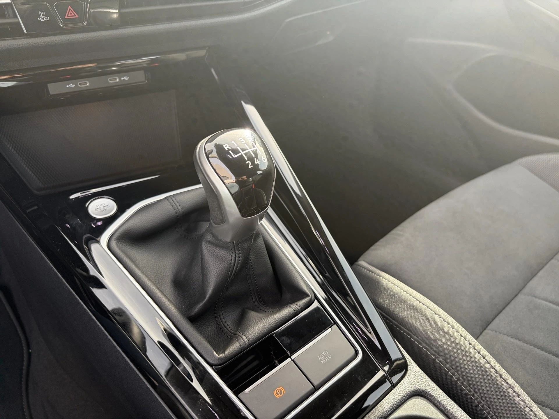 Volkswagen-Golf-image-8