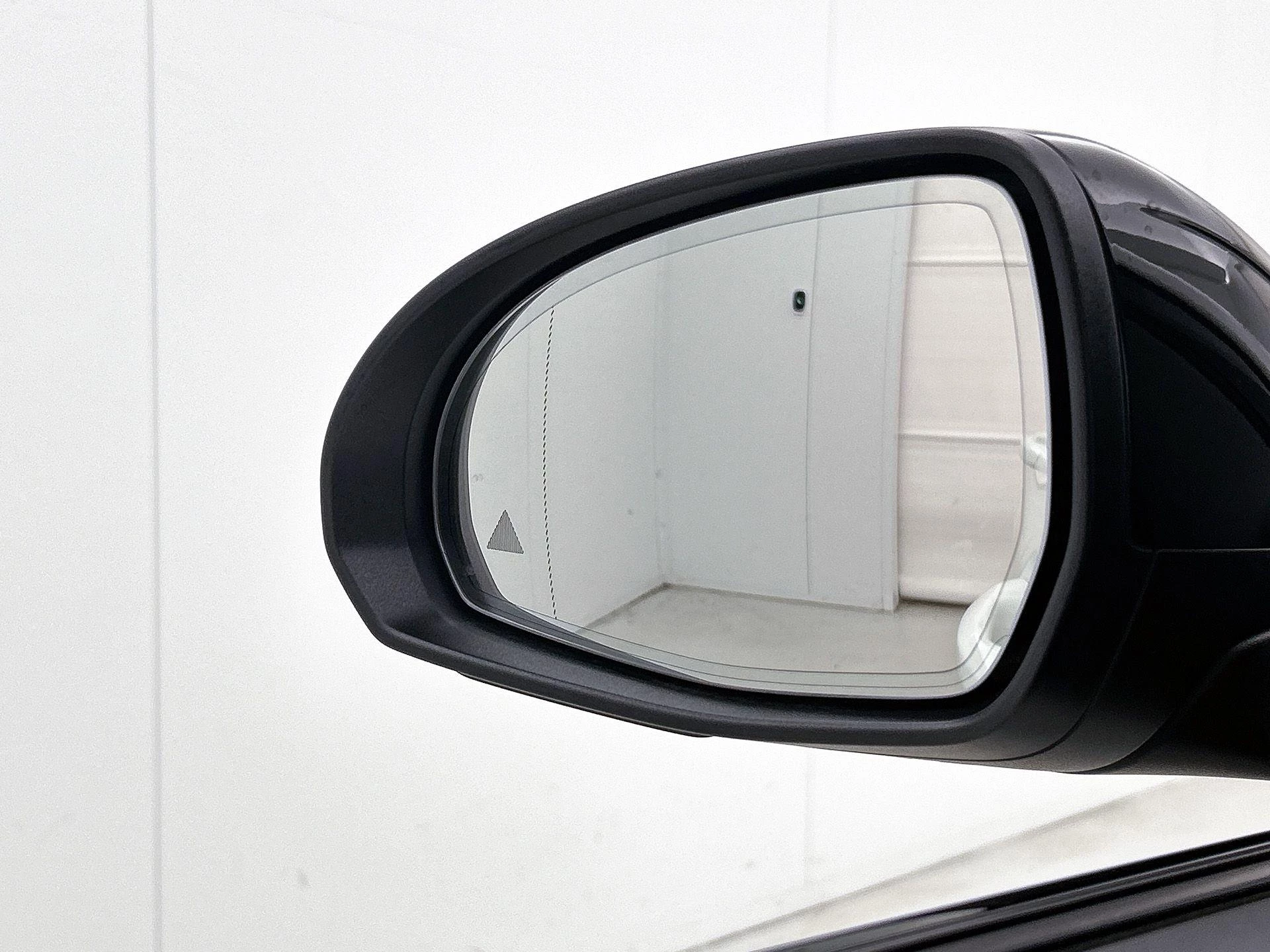 Mercedes-Benz-C-Klasse-image-22