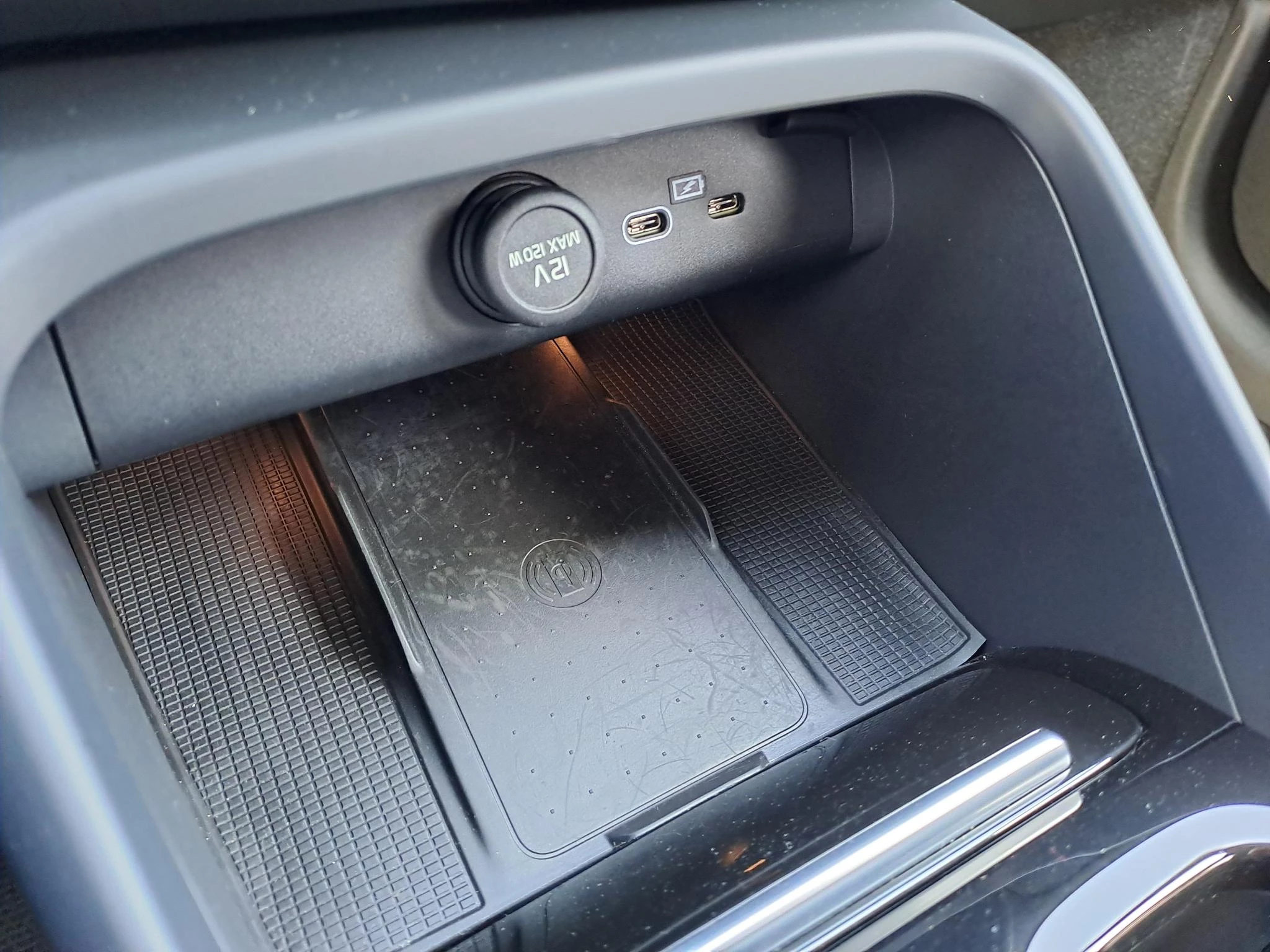 Volvo XC40 2.0 B4 Plus Dark