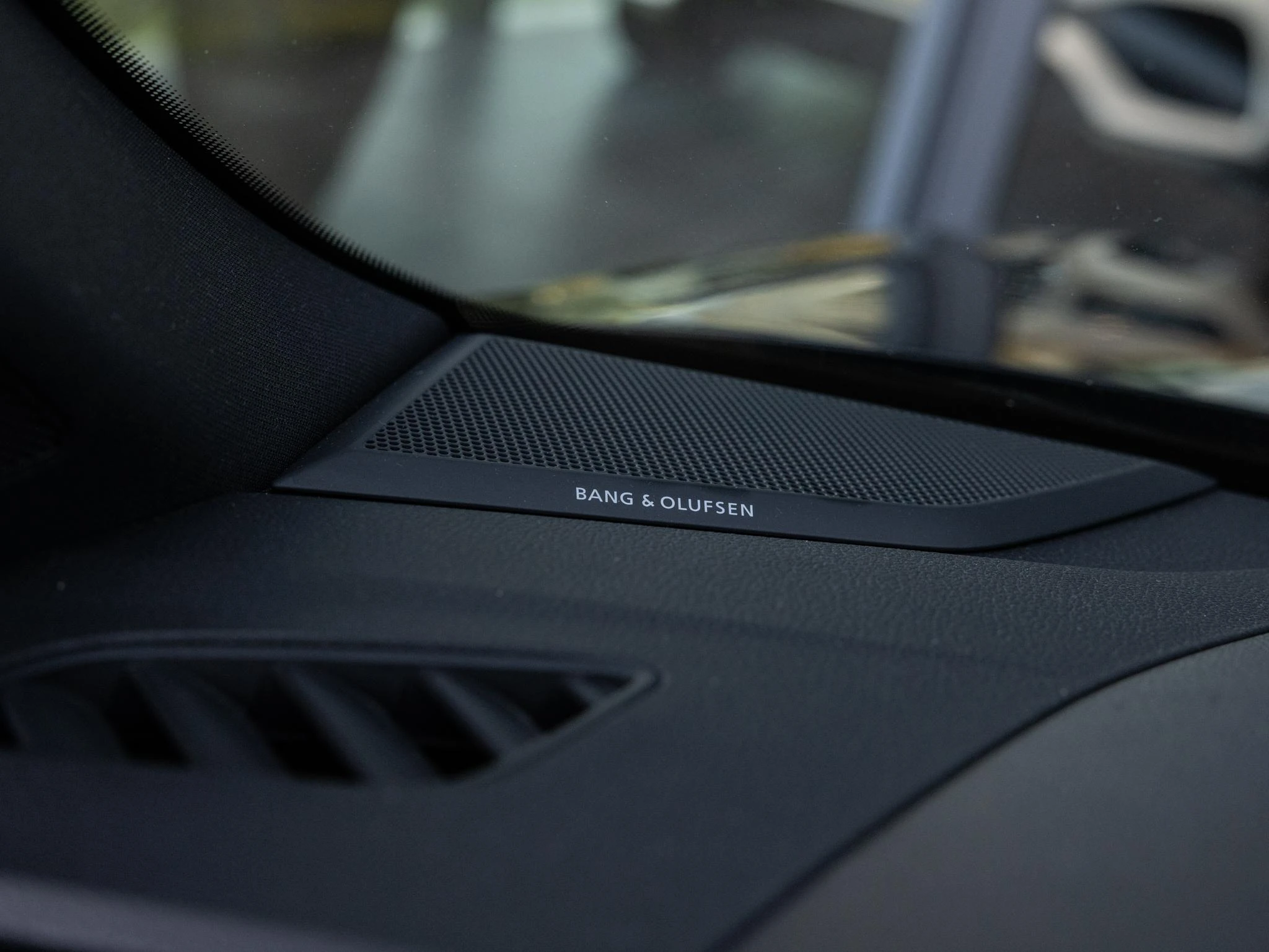 Audi-RSQ3-image-58