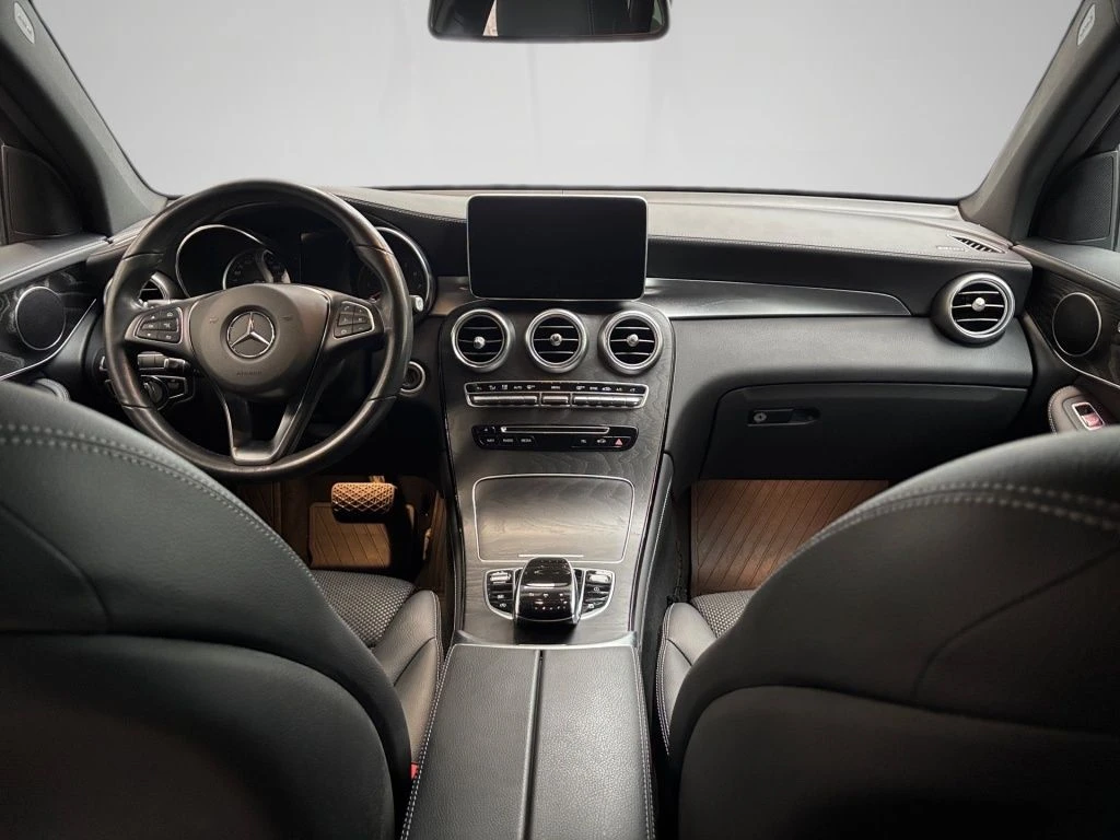 Mercedes-Benz-GLC 250-image-10