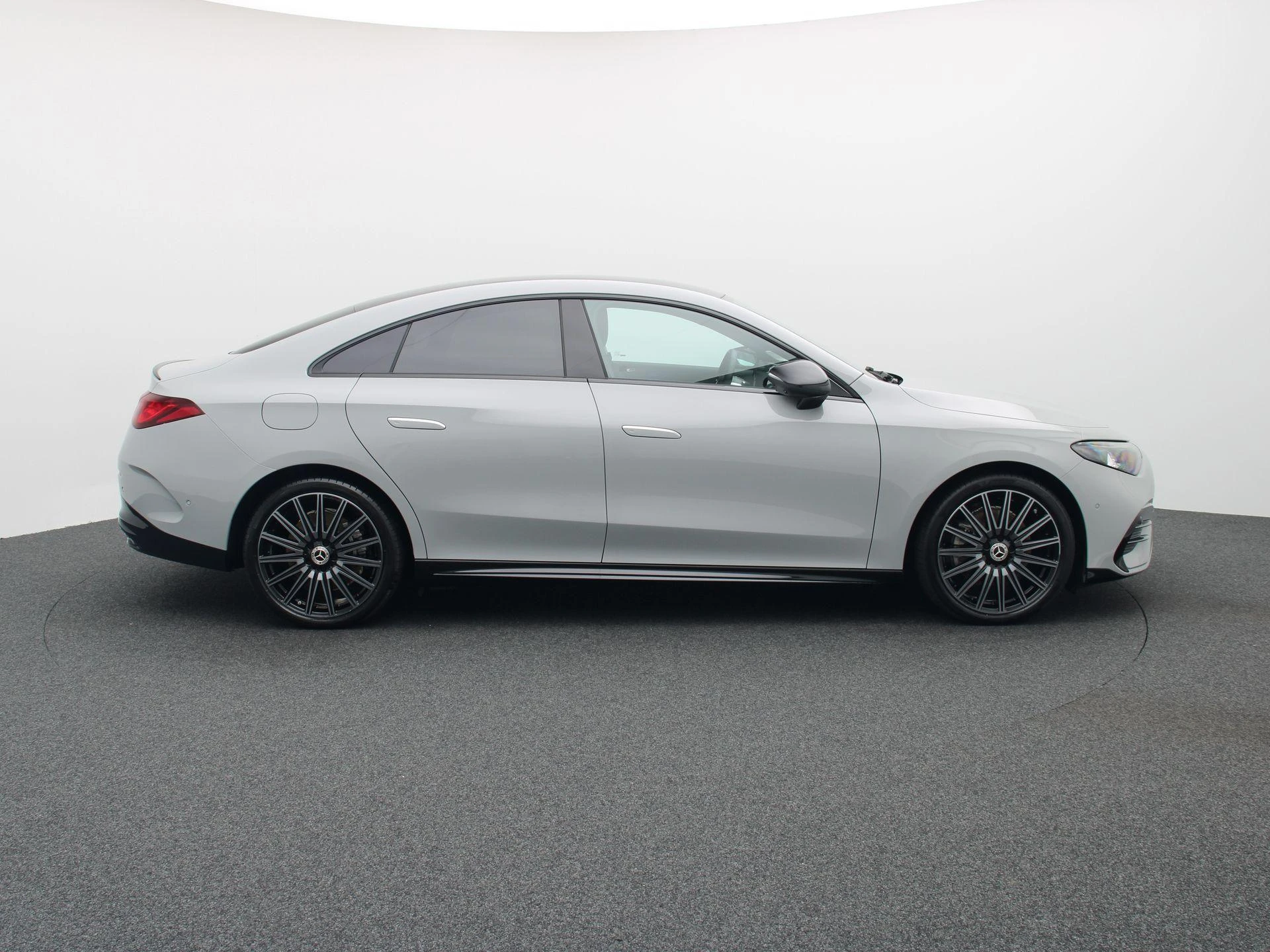 Mercedes-Benz-CLA-image-5