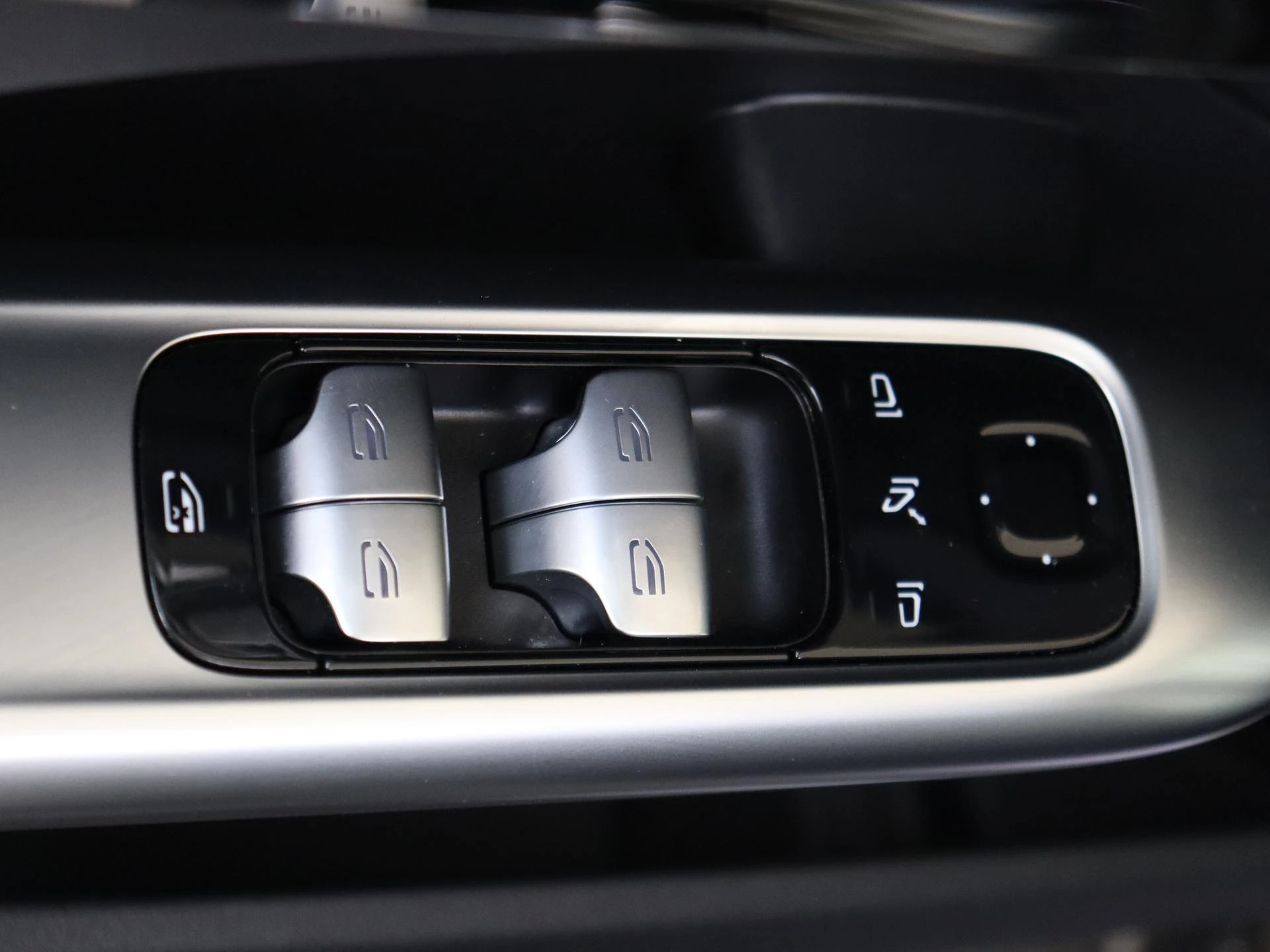 Mercedes-Benz-C-Klasse-image-26