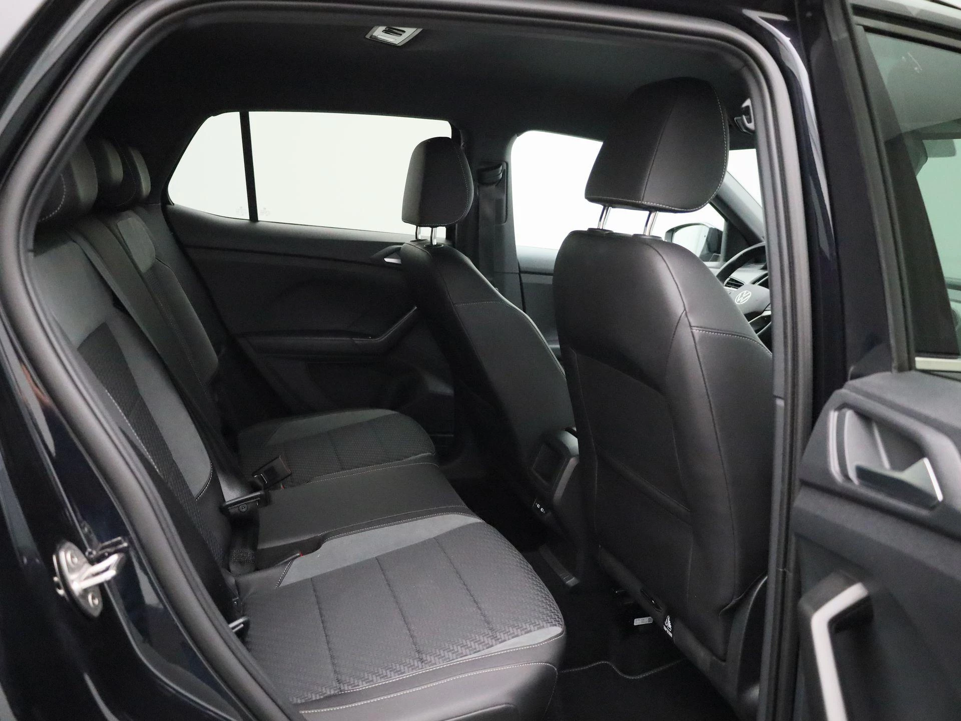 Volkswagen-T-Cross-image-34