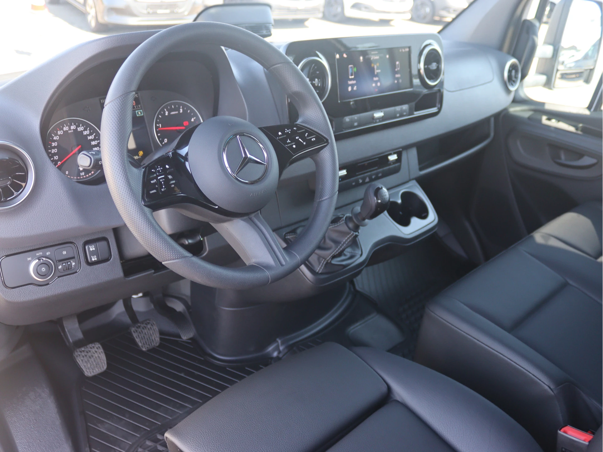 Mercedes-Benz-Sprinter-image-5