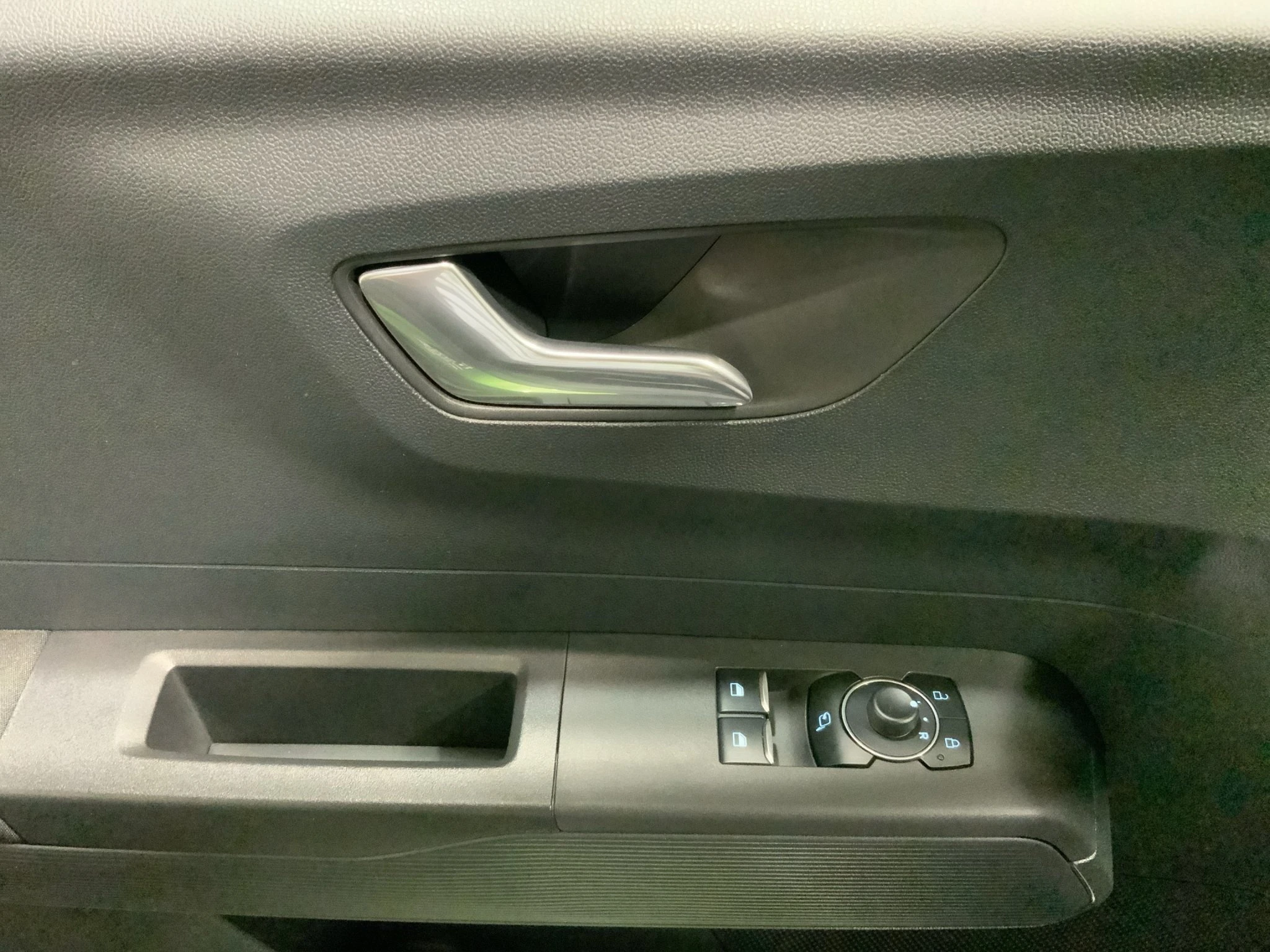 Ford-Tourneo Courier-image-15