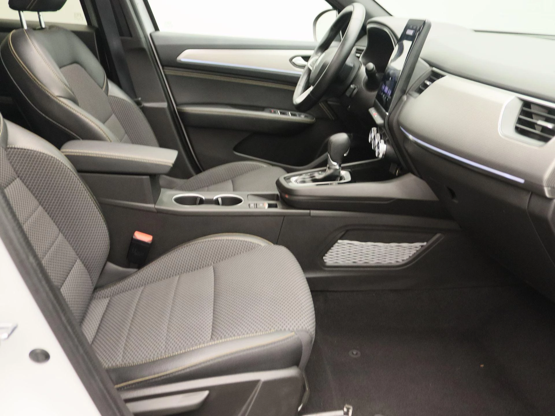 Renault-Arkana-image-24