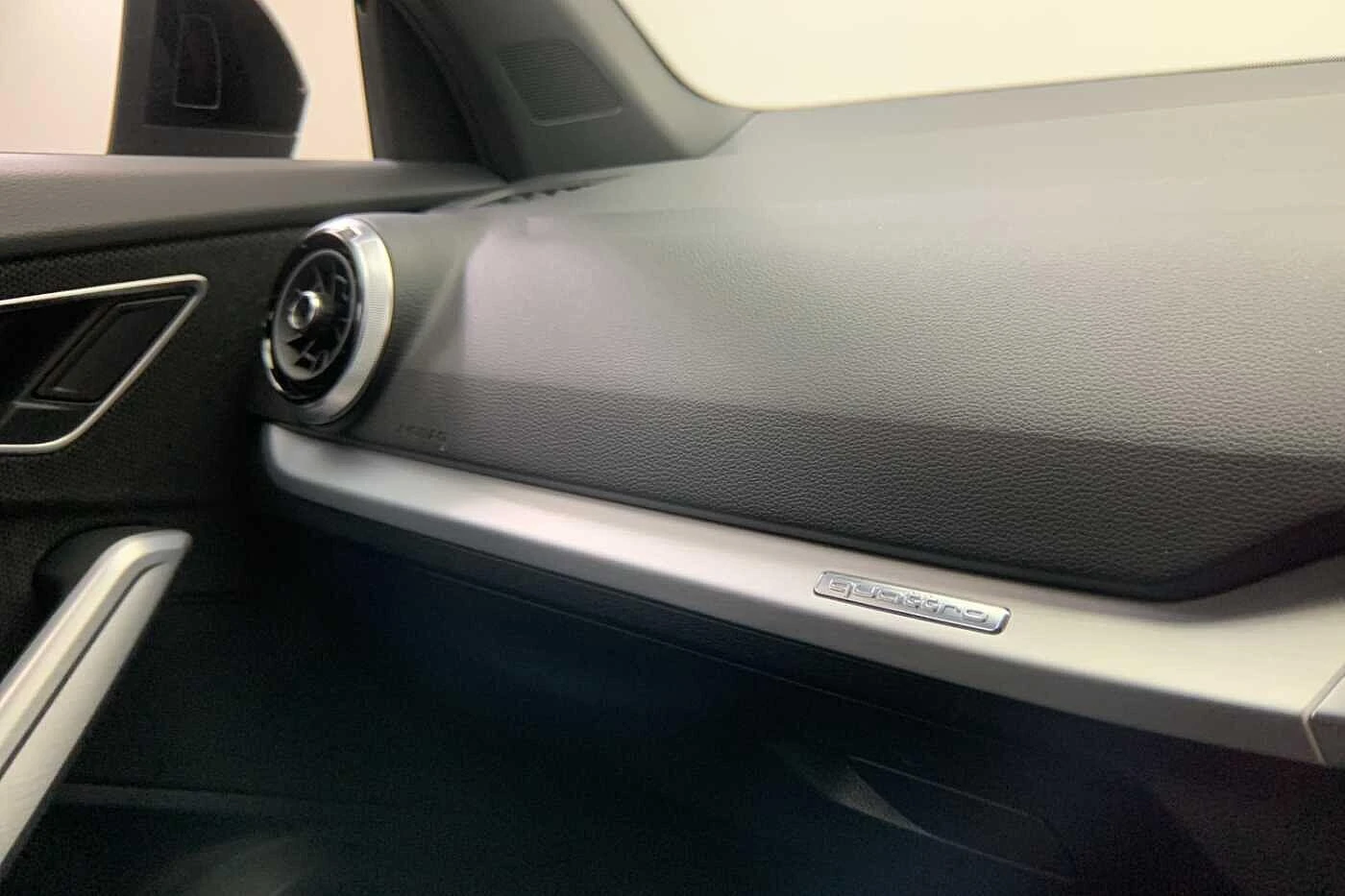 Audi-SQ2-image-16