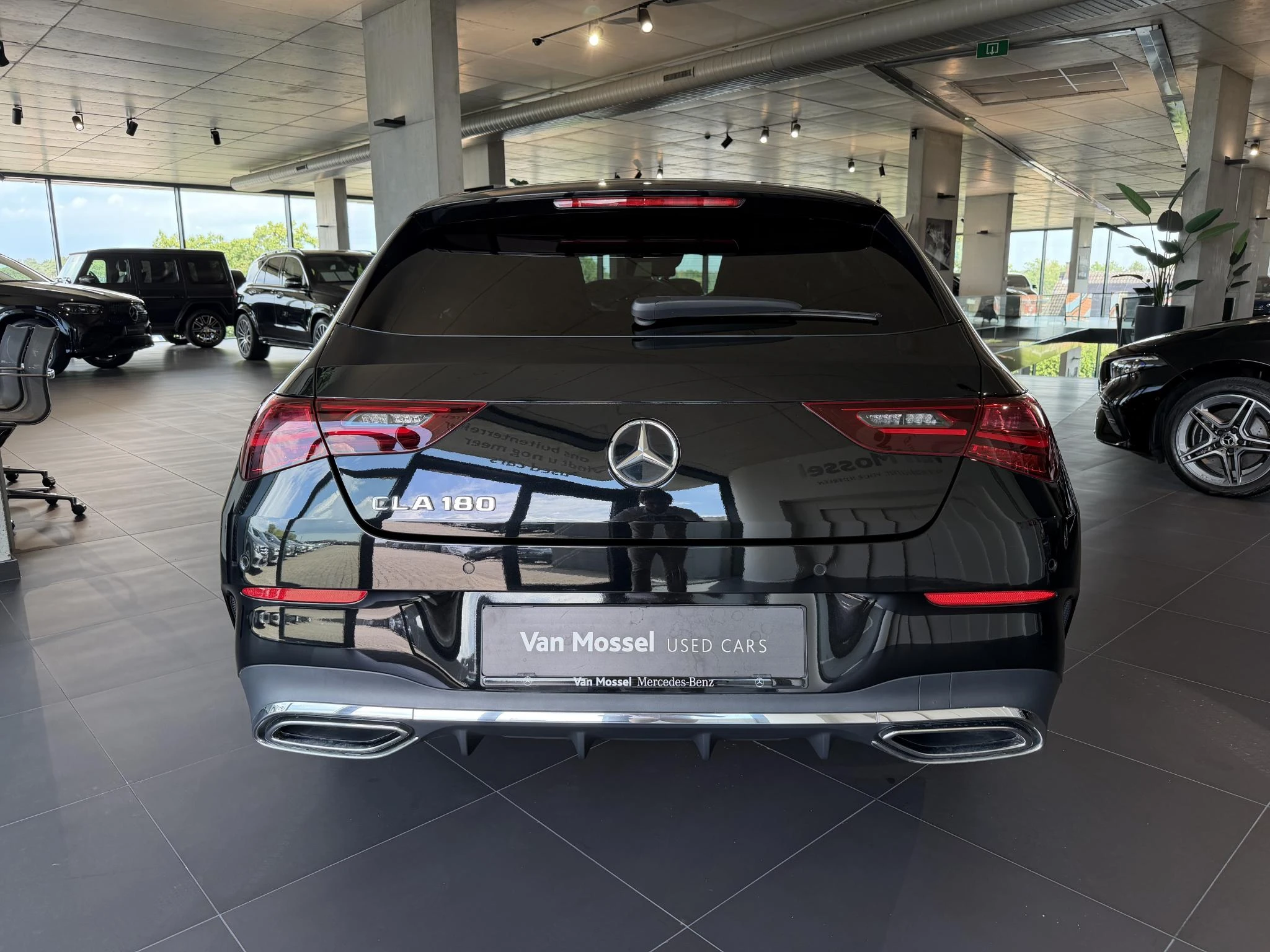 Mercedes-Benz-CLA-image-4